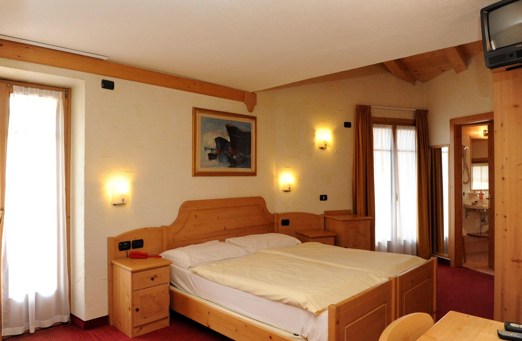 Hotel Helvetia Livigno Extérieur photo